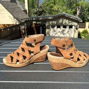 Dansko wedges size 37